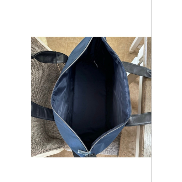 Jimmy Choo NWT Navy Nylon Weekender - Picture 3 of 6